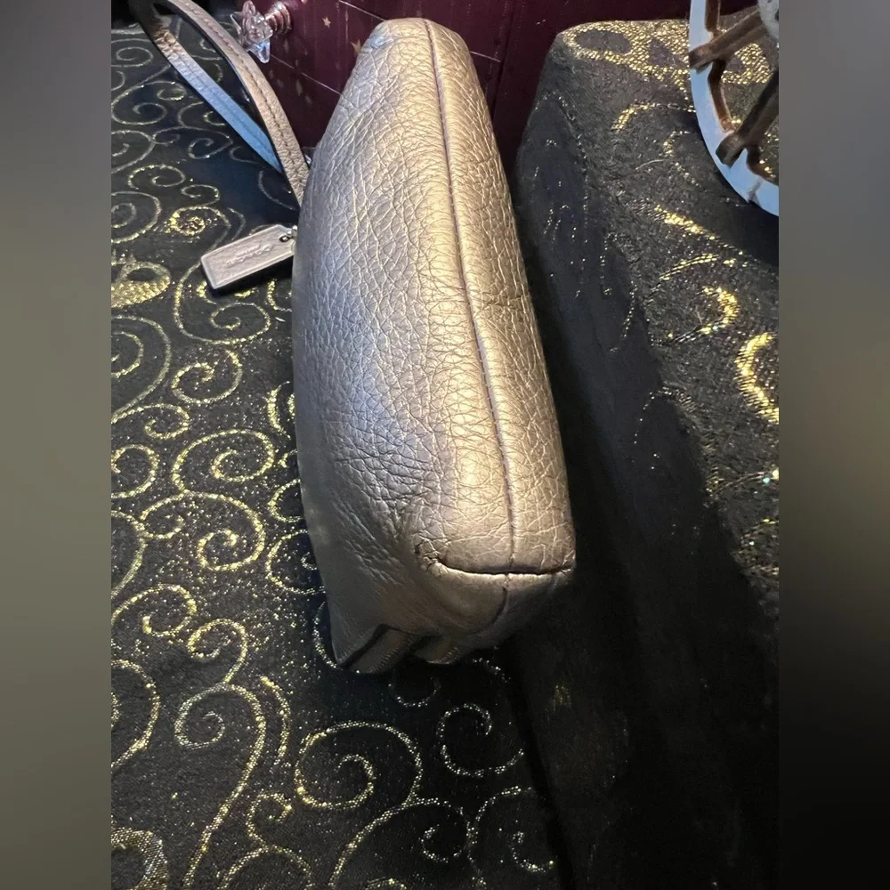 Coach Metallic Taupe/Gold Pebble Leather Double Zip Wristlet w Horse & Carriage
